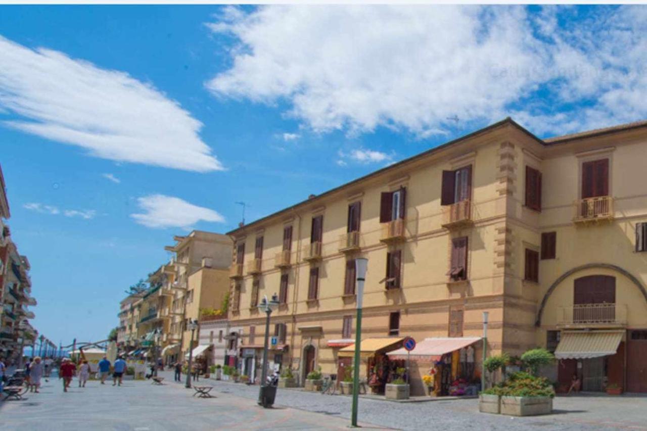 Blue Bay Lussuoso A Due Passi Dal Mare Apartman Maiori Kültér fotó